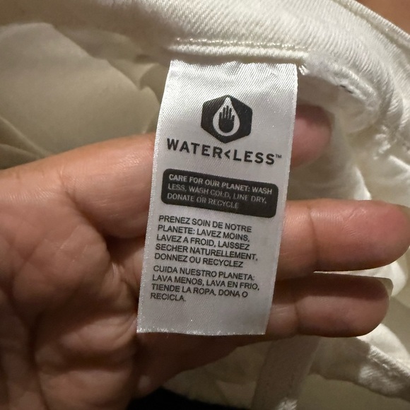 Levi's White Jean Shorts Distressed Raw-Edge - Picture 10 of 12